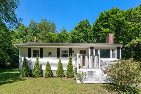 556 Monponsett St, Hanson, MA 02341