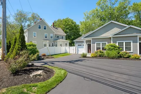 36 Elm St #A, Salisbury, MA 01952