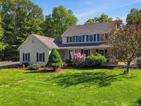 27 Greentree Ln, Newbury, MA 01922