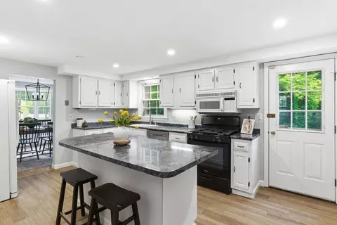 10 Arnold Rd, Framingham, MA 01701 photo 6