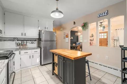 78 Marble Ave, Chicopee, MA 01013 photo 3