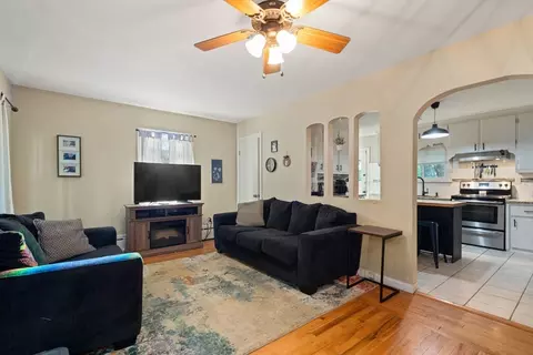 78 Marble Ave, Chicopee, MA 01013 photo 8