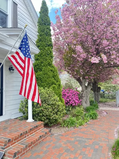 45 Hayes Ave, Lowell, MA 01854