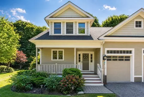 36 Roosevelt Rd #36, Lexington, MA 02420
