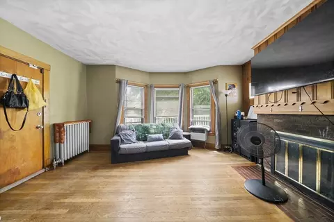 Living - 363 White St, Springfield, MA 01108 photo 2 of 3