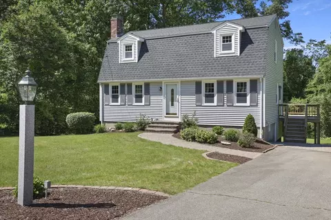 Exterior - 8 Walker Rd, Franklin, MA 02038 photo 4 of 5