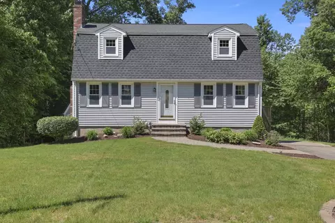 Exterior - 8 Walker Rd, Franklin, MA 02038 photo 2 of 5
