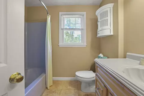 Bath - 8 Walker Rd, Franklin, MA 02038 photo 3 of 3