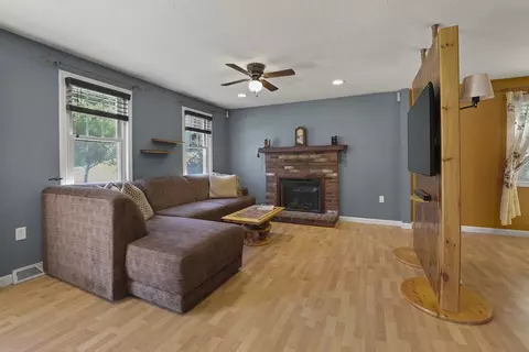 Living - 8 Walker Rd, Franklin, MA 02038 photo 2 of 4