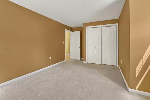 Bedroom - 8 Walker Rd, Franklin, MA 02038 photo 4 of 6