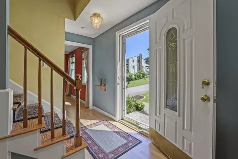 Entry Way - 8 Walker Rd, Franklin, MA 02038 photo 2 of 6