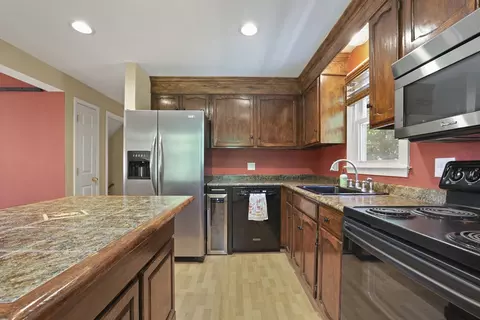 Kitchen - 8 Walker Rd, Franklin, MA 02038 photo 4 of 4