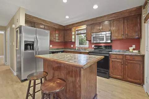 Kitchen - 8 Walker Rd, Franklin, MA 02038 photo 3 of 4