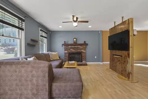 Living - 8 Walker Rd, Franklin, MA 02038 photo 3 of 4
