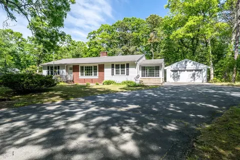 844 Shootflying Hill Rd, Centerville, MA 02632