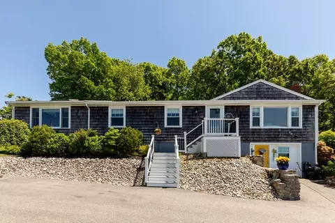111 Rocky Hill Rd, Plymouth, MA 02360