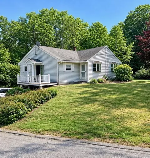 214-216 River Rd E, Berlin, MA 01503
