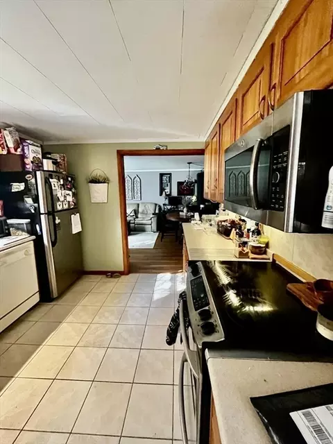 Kitchen - 214-216 River Rd E, Berlin, MA 01503 photo 4 of 4