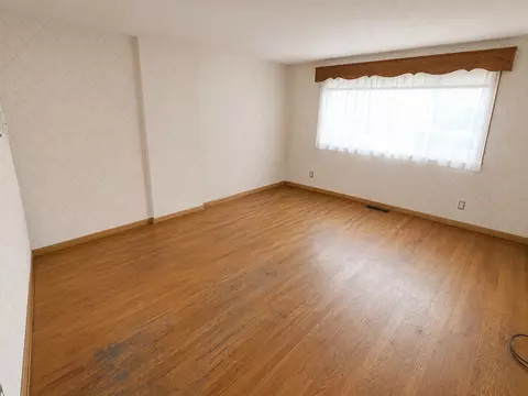 Living - 445 E 5th St, Boston, MA 02127 photo 6 of 10