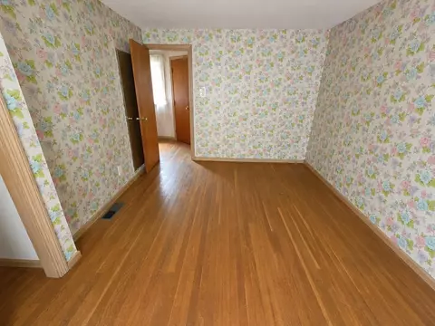 Bedroom - 445 E 5th St, Boston, MA 02127 photo 6 of 8