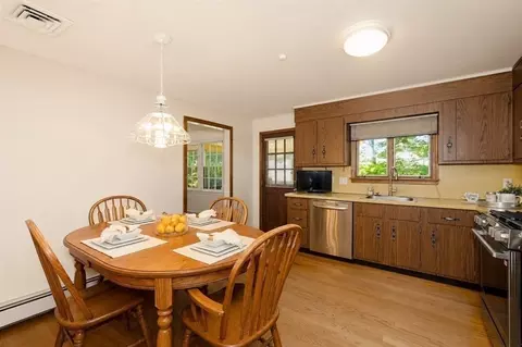 Dining - 87 Hancock Rd, Needham, MA 02492 photo 4 of 5
