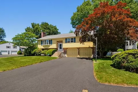 Exterior - 87 Hancock Rd, Needham, MA 02492 photo 2 of 5