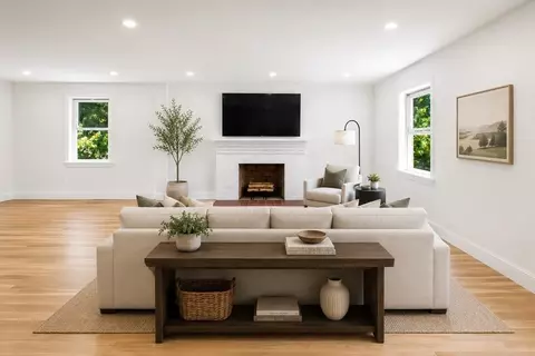 Living - 29 Sumner St, Canton, MA 02021 photo 6 of 8