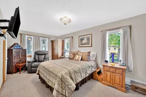 Bedroom - 121 Merrill Rd, Springfield, MA 01119 photo 2 of 4