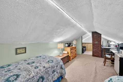 Bedroom - 121 Merrill Rd, Springfield, MA 01119 photo 3 of 4