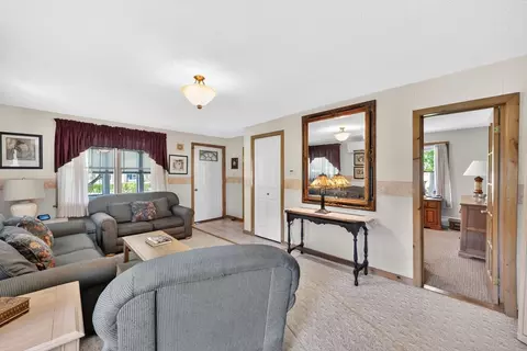 Living - 121 Merrill Rd, Springfield, MA 01119 photo 3 of 3