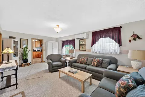 Living - 121 Merrill Rd, Springfield, MA 01119 photo 1 of 3