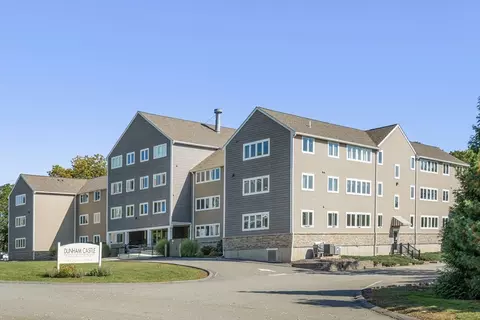 38 Dunham Rd #204, Beverly, MA 01915