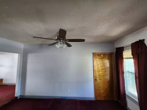 Living - 156 Grattan St, Chicopee, MA 01020 photo 6 of 12