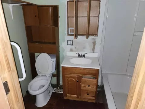 Bath - 156 Grattan St, Chicopee, MA 01020 photo 1 of 3