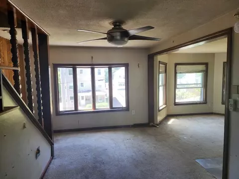 Living - 156 Grattan St, Chicopee, MA 01020 photo 10 of 12