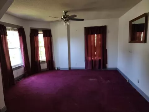 Living - 156 Grattan St, Chicopee, MA 01020 photo 4 of 12