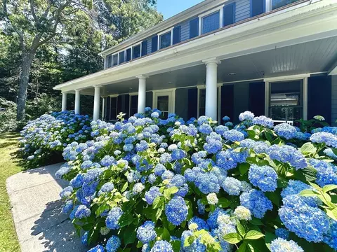 744 Old Barnstable Rd, Mashpee, MA 02649