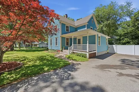 39 Beacon St, Amesbury, MA 01913