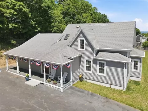 15 Hall St, Plymouth, MA 02360