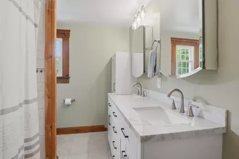 Bath - 55 Century Farm Rd, Sutton, MA 01590 photo 2 of 2