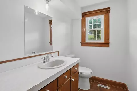 Bath - 55 Century Farm Rd, Sutton, MA 01590 photo 1 of 2