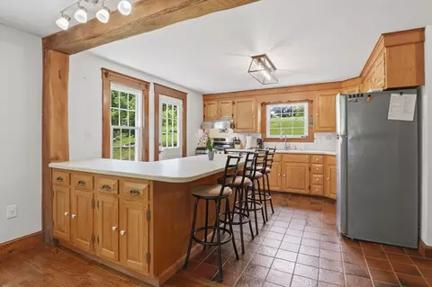 Kitchen - 55 Century Farm Rd, Sutton, MA 01590 photo 1 of 3