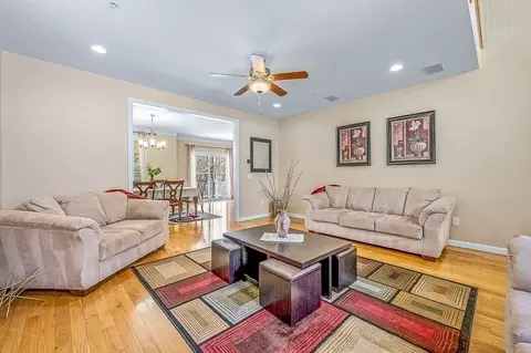 1 Dunia Ln #1, Northborough, MA 01532