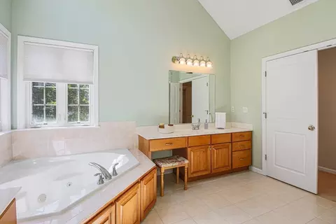 17 Dudley Rd, Mendon, MA 01756 photo 28