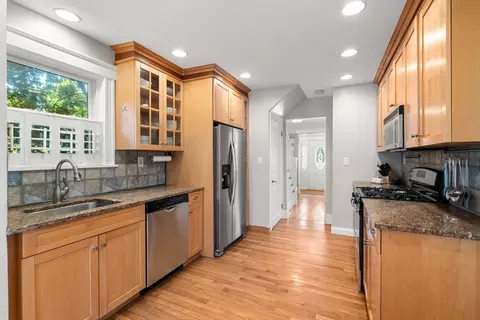96 Beech St, Roslindale, MA 02131 photo 13