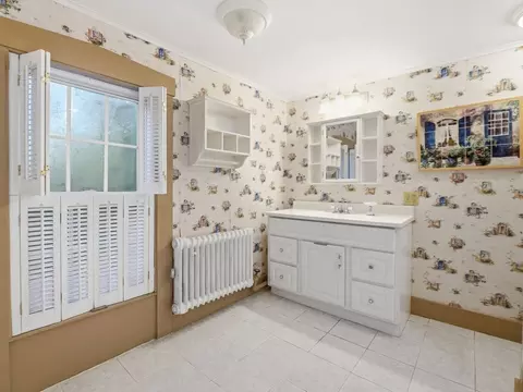 Bath - 834 Pleasant St, Athol, MA 01331 photo 2 of 3