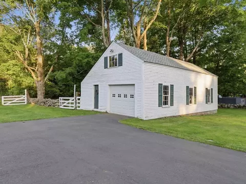 Exterior - 834 Pleasant St, Athol, MA 01331 photo 4 of 6