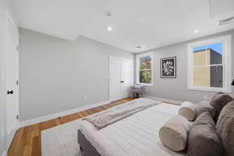 Bedroom - 174 Walnut St #2, Somerville, MA 02145 photo 4 of 4