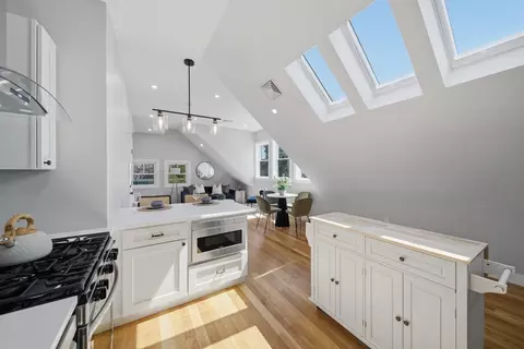 174 Walnut St #3, Somerville, MA 02145