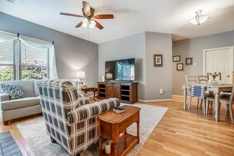 32 Hammond Pl #32, Woburn, MA 01801